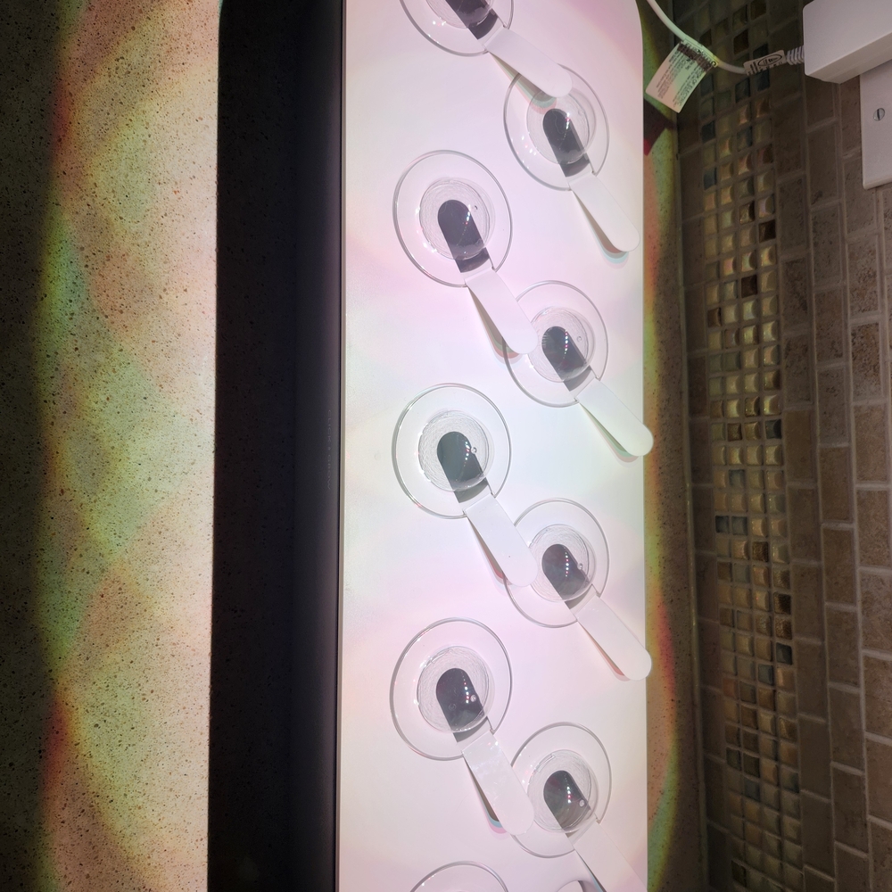 Click & Grow Smart Garden 9- Indoor Hydroponic Garden with LED Lights - Picture 3 of 7